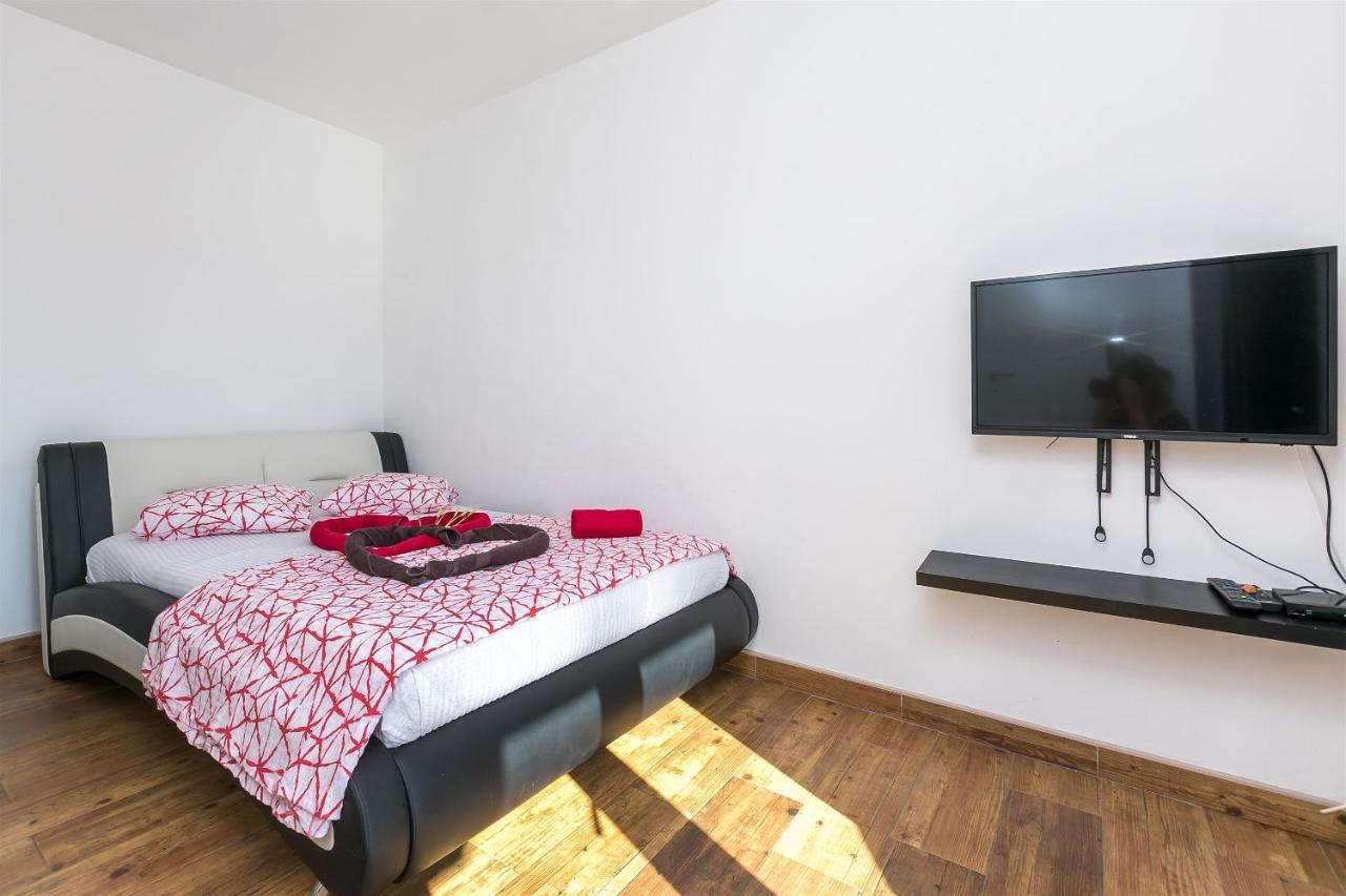 Apartments Lorenzo Локва Рогозница Екстериор снимка