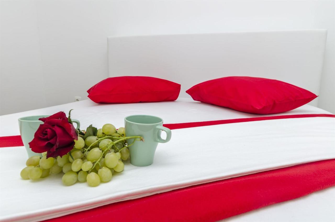 Apartments Lorenzo Локва Рогозница Екстериор снимка