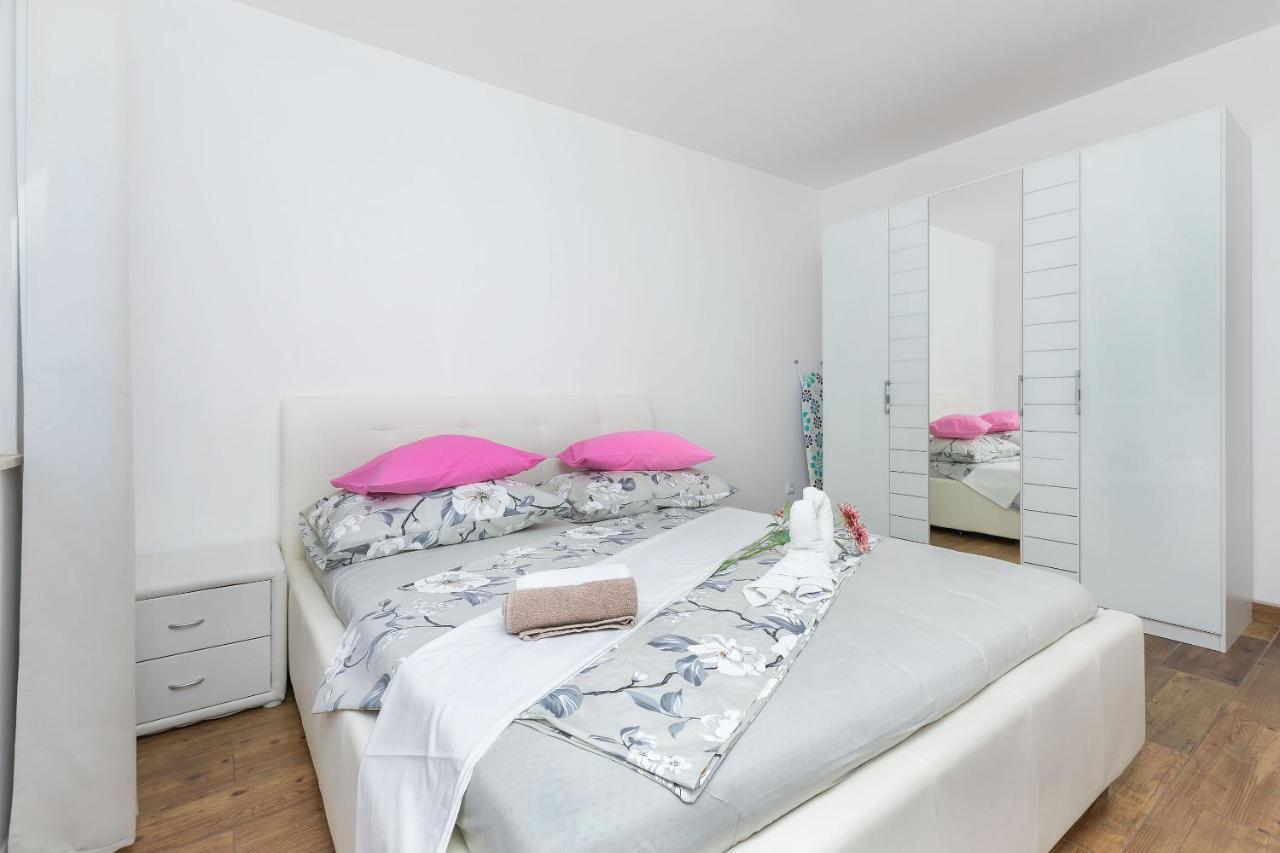 Apartments Lorenzo Локва Рогозница Екстериор снимка