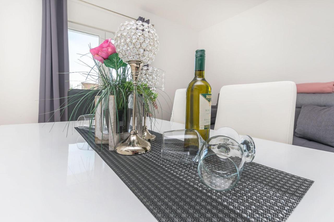 Apartments Lorenzo Локва Рогозница Екстериор снимка