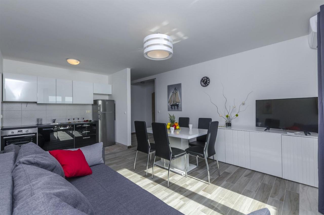 Apartments Lorenzo Локва Рогозница Екстериор снимка
