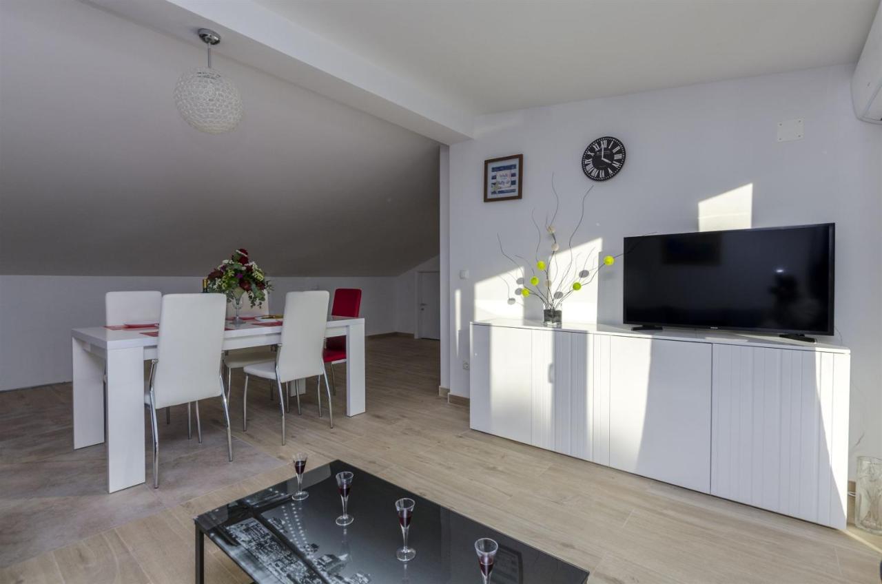 Apartments Lorenzo Локва Рогозница Екстериор снимка